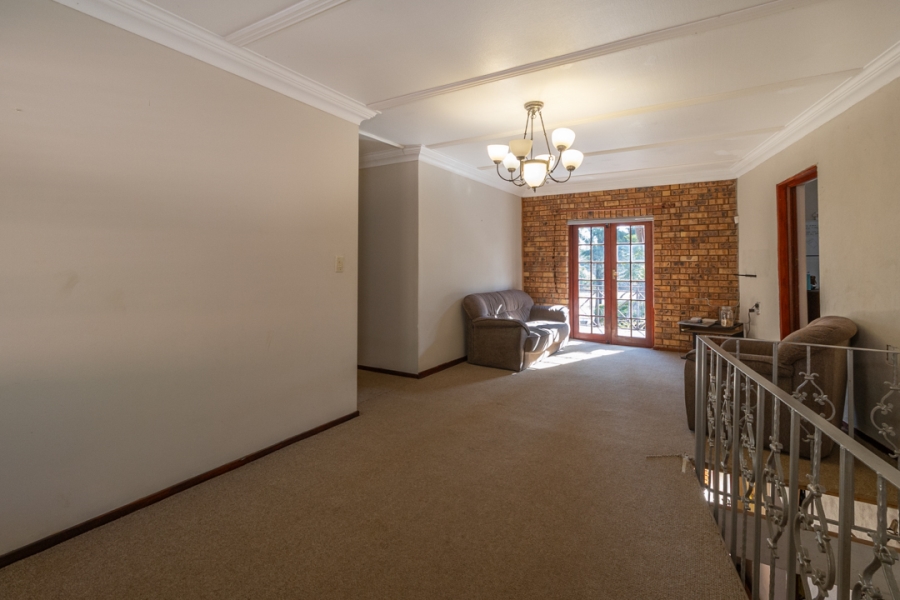 4 Bedroom Property for Sale in Meerhof North West